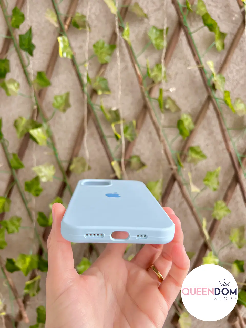 Carcasa iPhone Silicona Con Logotipo Celeste 3