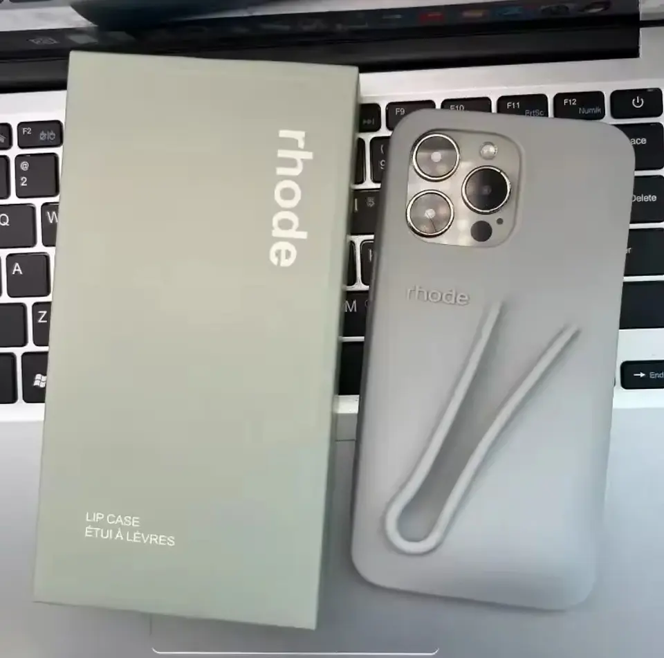 Preventa Carcasa Summer Lip Tipo Rhode Hailey  19