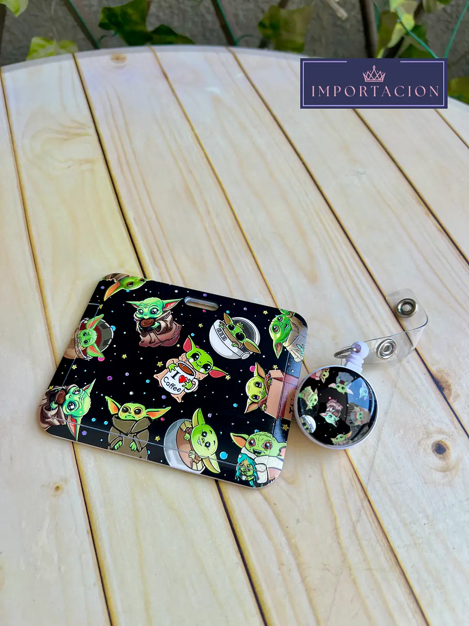 Preventa Portacredencial horizontal + Hebilla Retráctil Baby Yoda 1