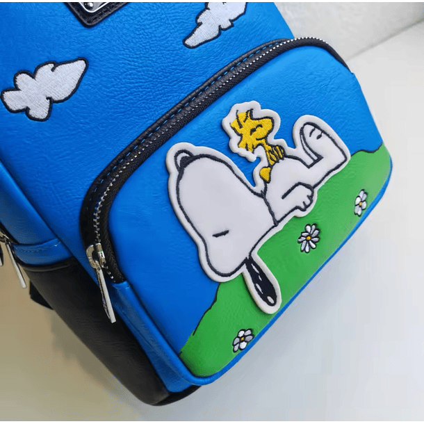 Preventa Mochila Loungefly Snoopy and Charlie Brown 5