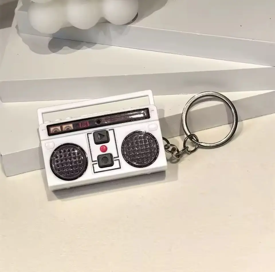 Preventa Llavero Radio Vintage con grabadora de voz 5