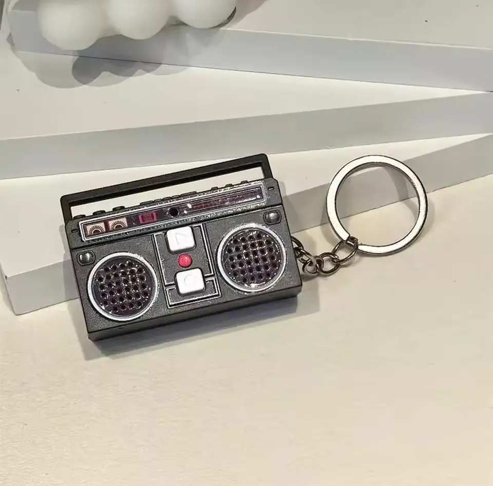 Preventa Llavero Radio Vintage con grabadora de voz 6