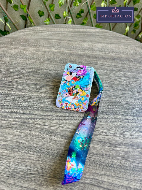 Preventa Portacredencial Vertical + Lanyard Alicia in the wonderland