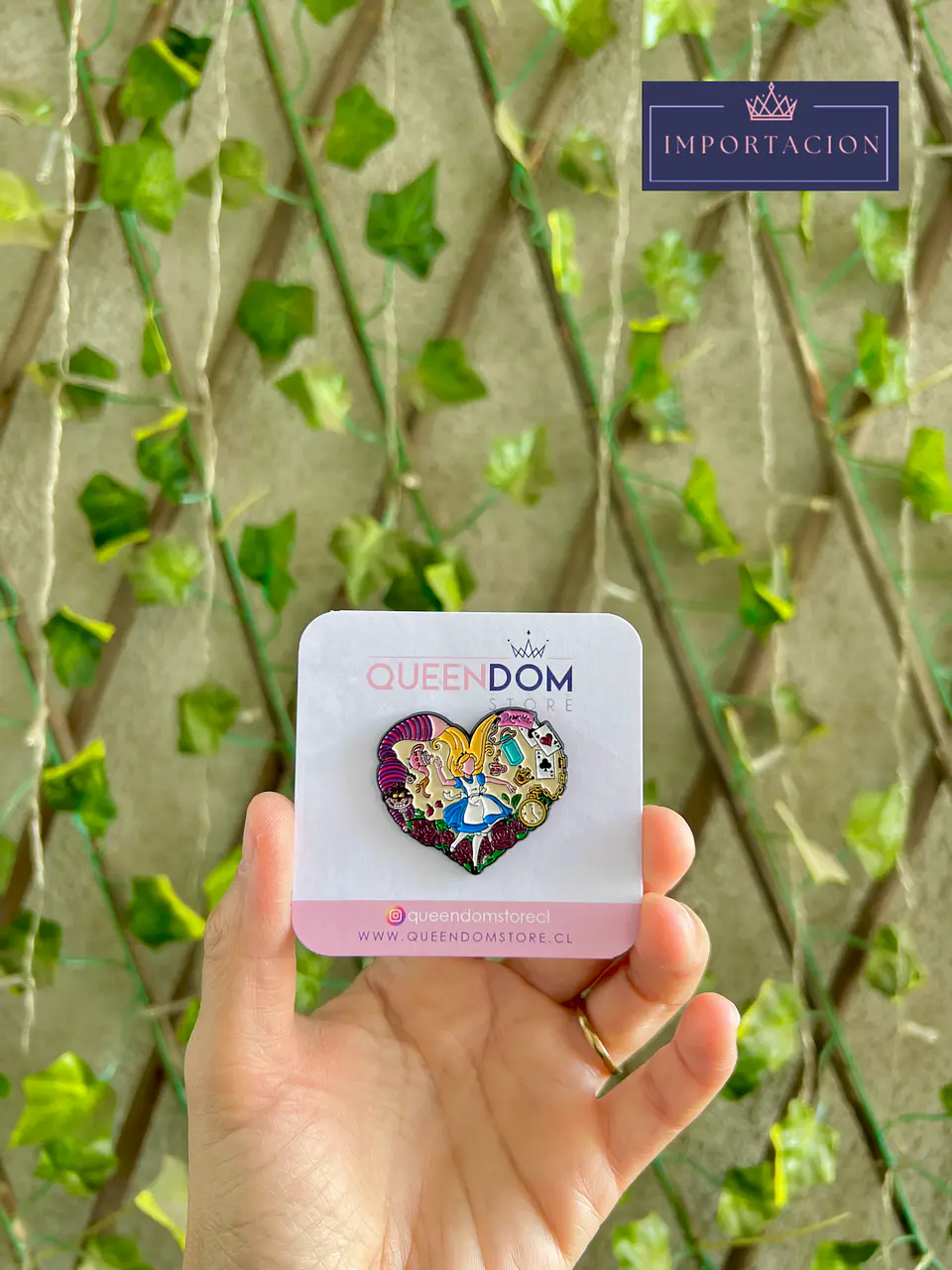 Preventa Pin Alicia en el Pais de las Maravillas 1