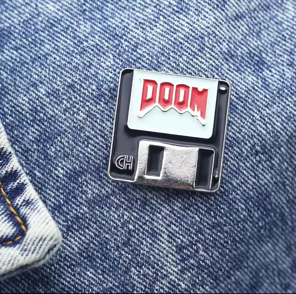 Preventa Pin Disquette Retro 2