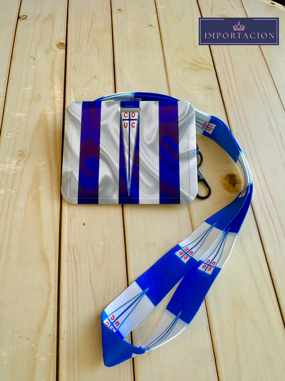 Preventa Portacredencial Horizont + Lanyard Universidad Catolica Chile 4