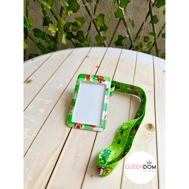 Preventa Portacredencial Vertical + Lanyard Grinch Navideño 2