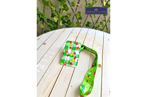 Preventa Portacredencial Vertical + Lanyard Grinch Navideño