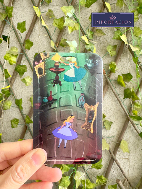 Preventa Portacredencial Vertical + Lanyard Alicia in the wonderland