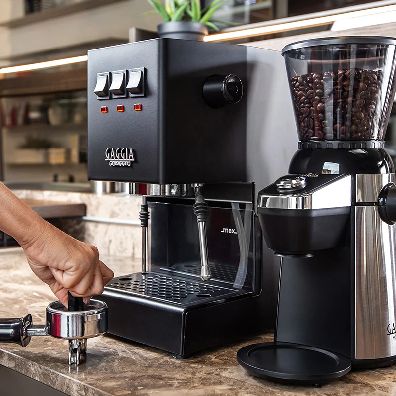 GAGGIA Cafetera Semiautomática Espresso Style - Color Negro