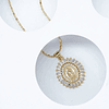 Collar medalla virgen con micro incrustaciones de zircon Covergold mujer 