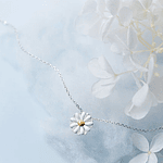 Collar flor margarita minimalista