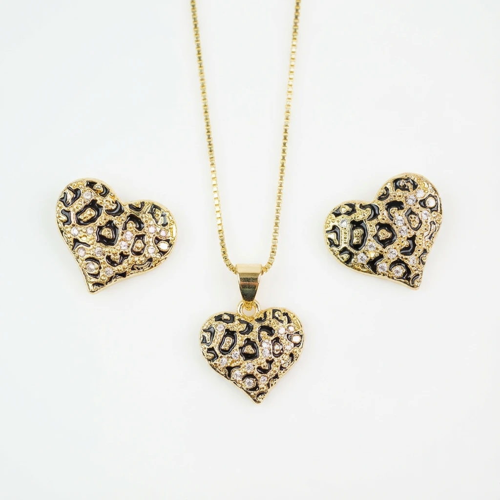 Set collar y aretes de corazón animal print