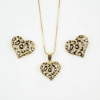 Set collar y aretes de corazón animal print