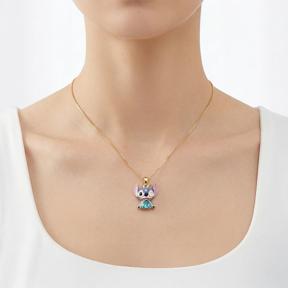 Collar dorado con dije de stitch