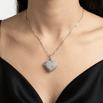 Relicario corazón plateado con incrustaciones