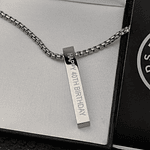 Collar barra plateada personalizable para caballero