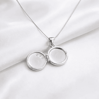 Relicario circular con incrustaciones Plata Esterlina S925