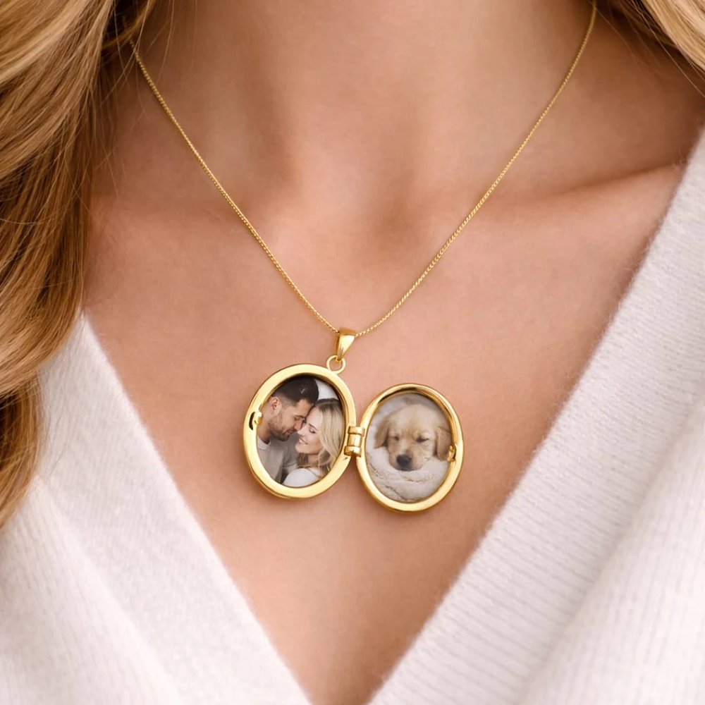 Relicario ovalado diseño mariposa dorada 