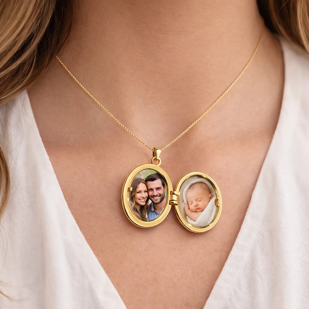 Relicario ovalado diseño estrellas y sol tipo perla 