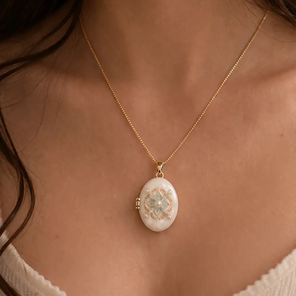 Relicario ovalado diseño mandala 