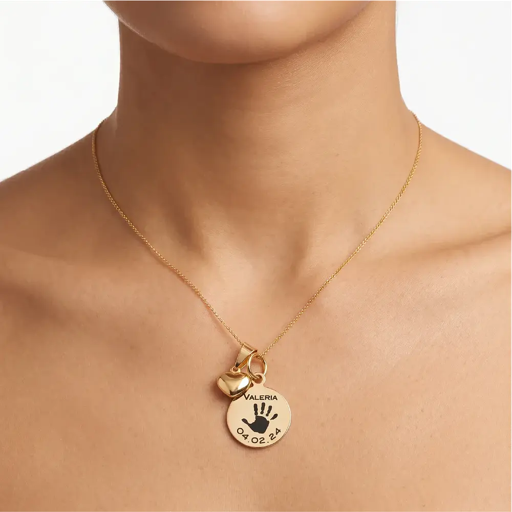 Collar medalla 15mm personalizable con dije de corazón Oro Laminado