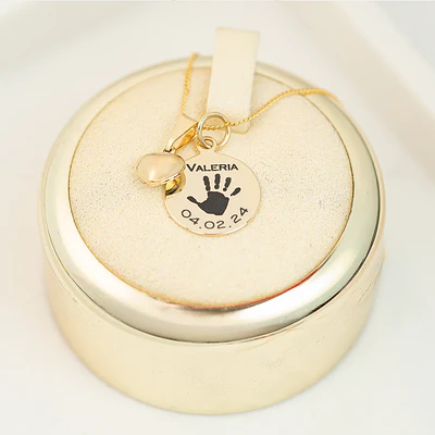 Collar medalla 15mm personalizable con dije de corazón Oro Laminado