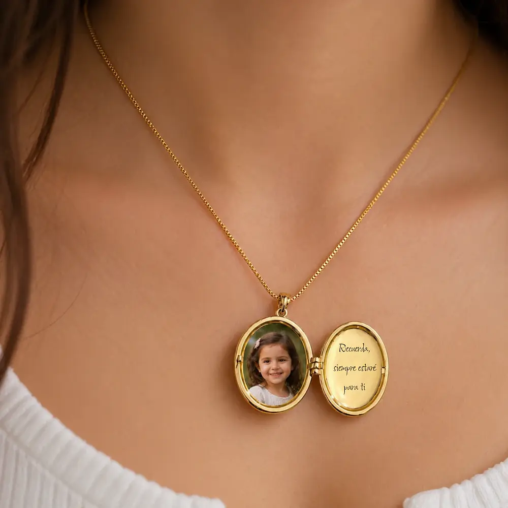 Relicario ovalado aguamarina diseño de mandala 