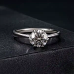 Anillo sencillo con piedra Moissanita en Plata S925