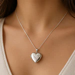 Relicario corazón con diseño de estrella Plata S925