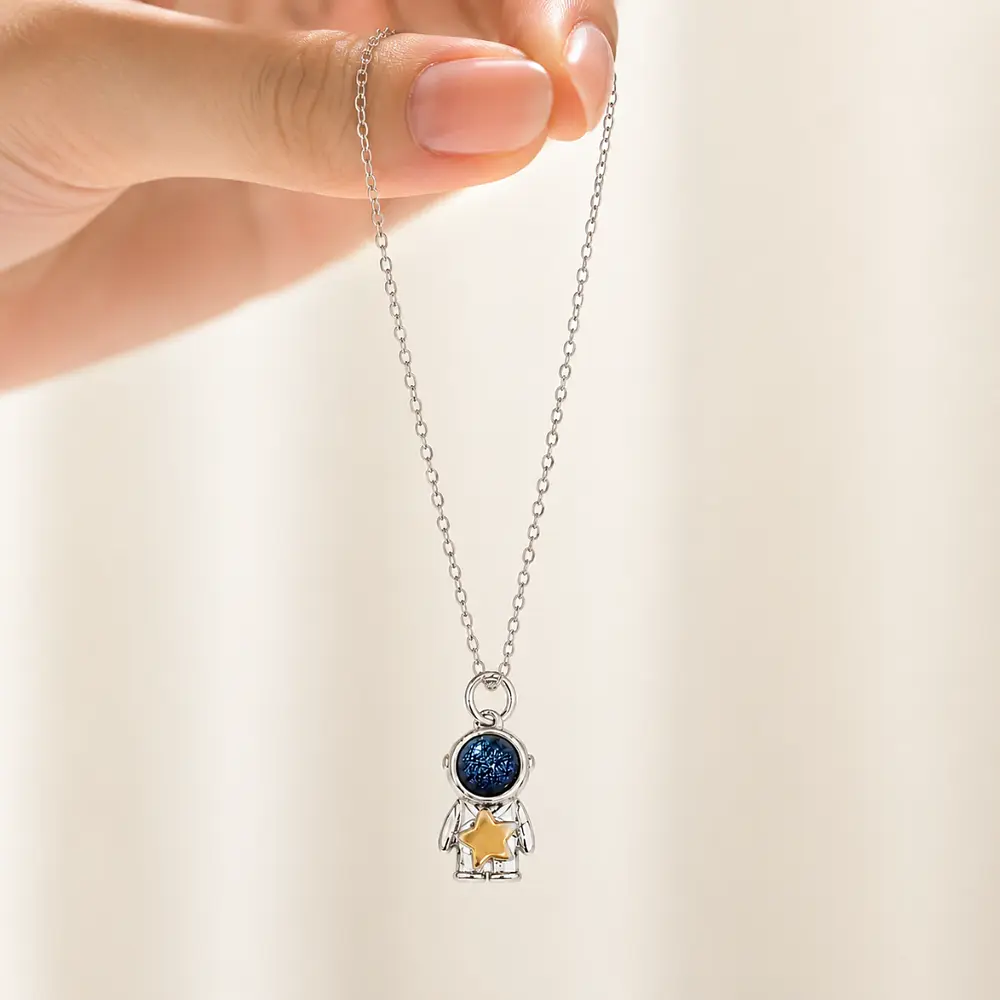 Collar astronauta con estrella