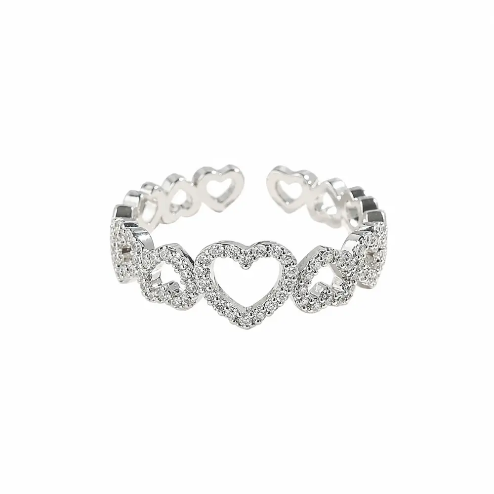 Anillo de corazones con micro incrustaciones 