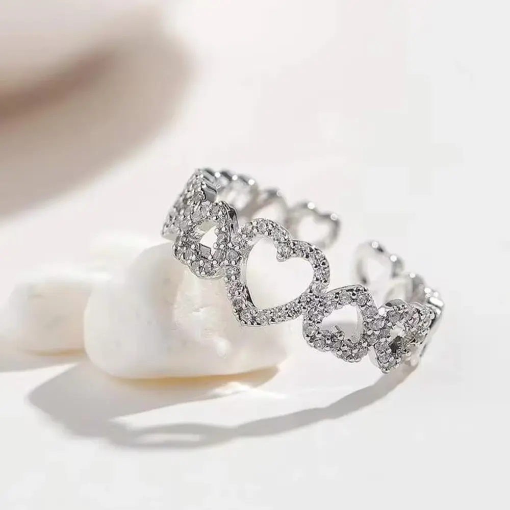 Anillo de corazones con micro incrustaciones 