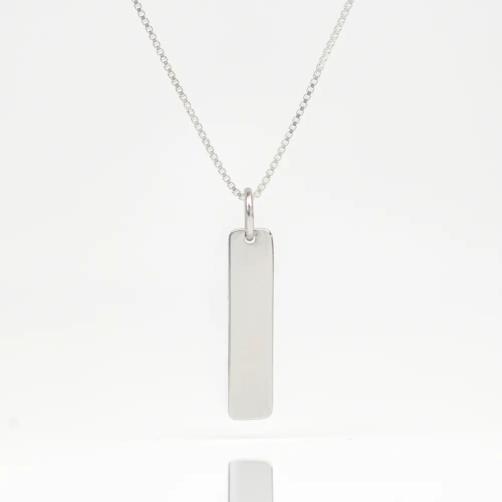 Collar medalla barra pequeña personalizable chapado en plata S925