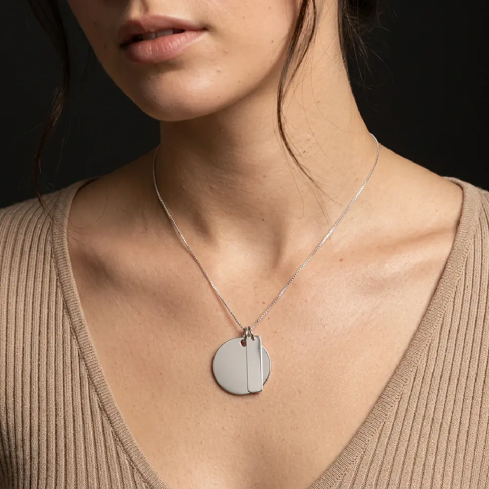 Collar medalla circular y barra personalizable chapada en plata S925