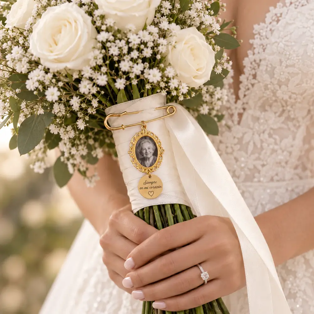 Camafeo con placa circular personalizable para Ramo de Novia 