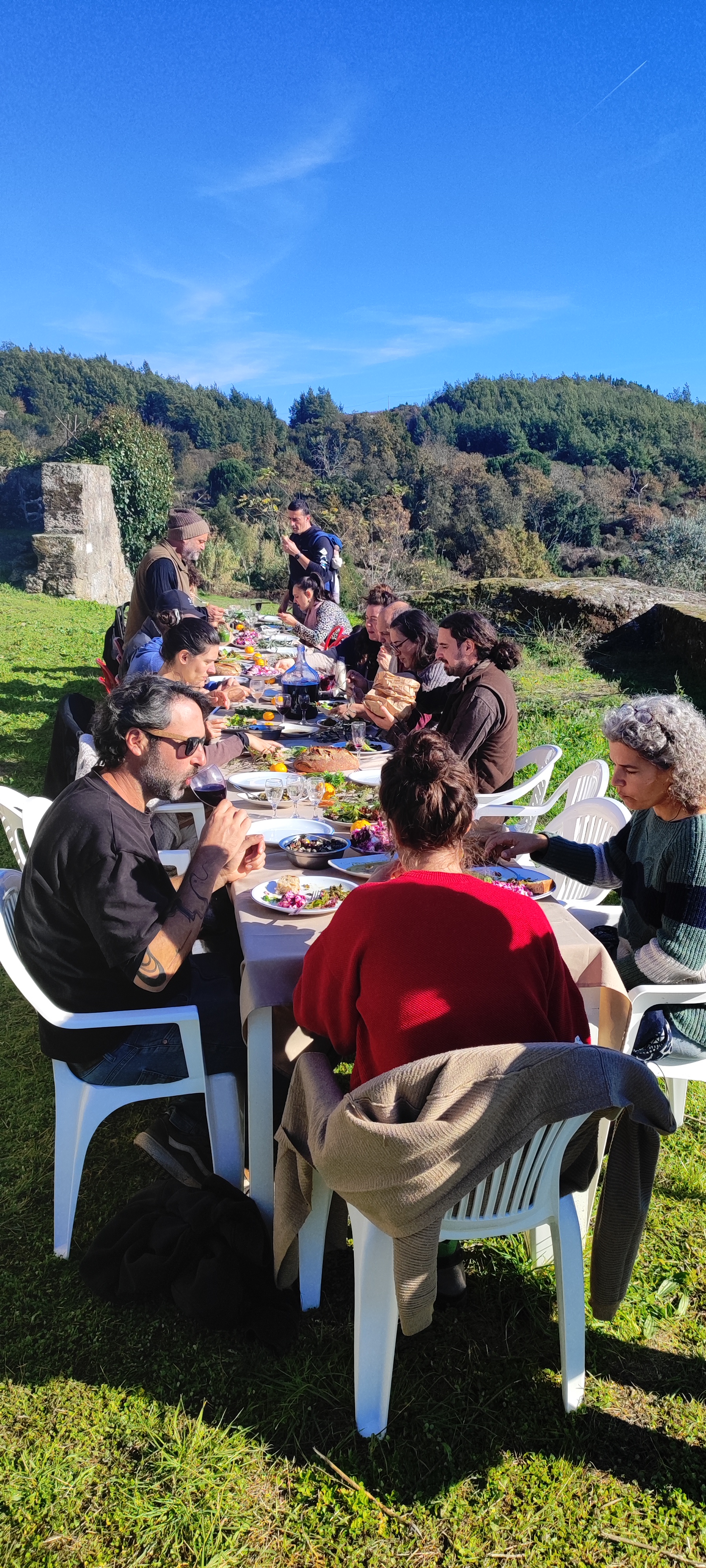 Shared meal at the long table, the spirit of the course