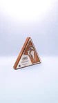 Trofeo Triangular de Madera Nativa - Miniatura 1