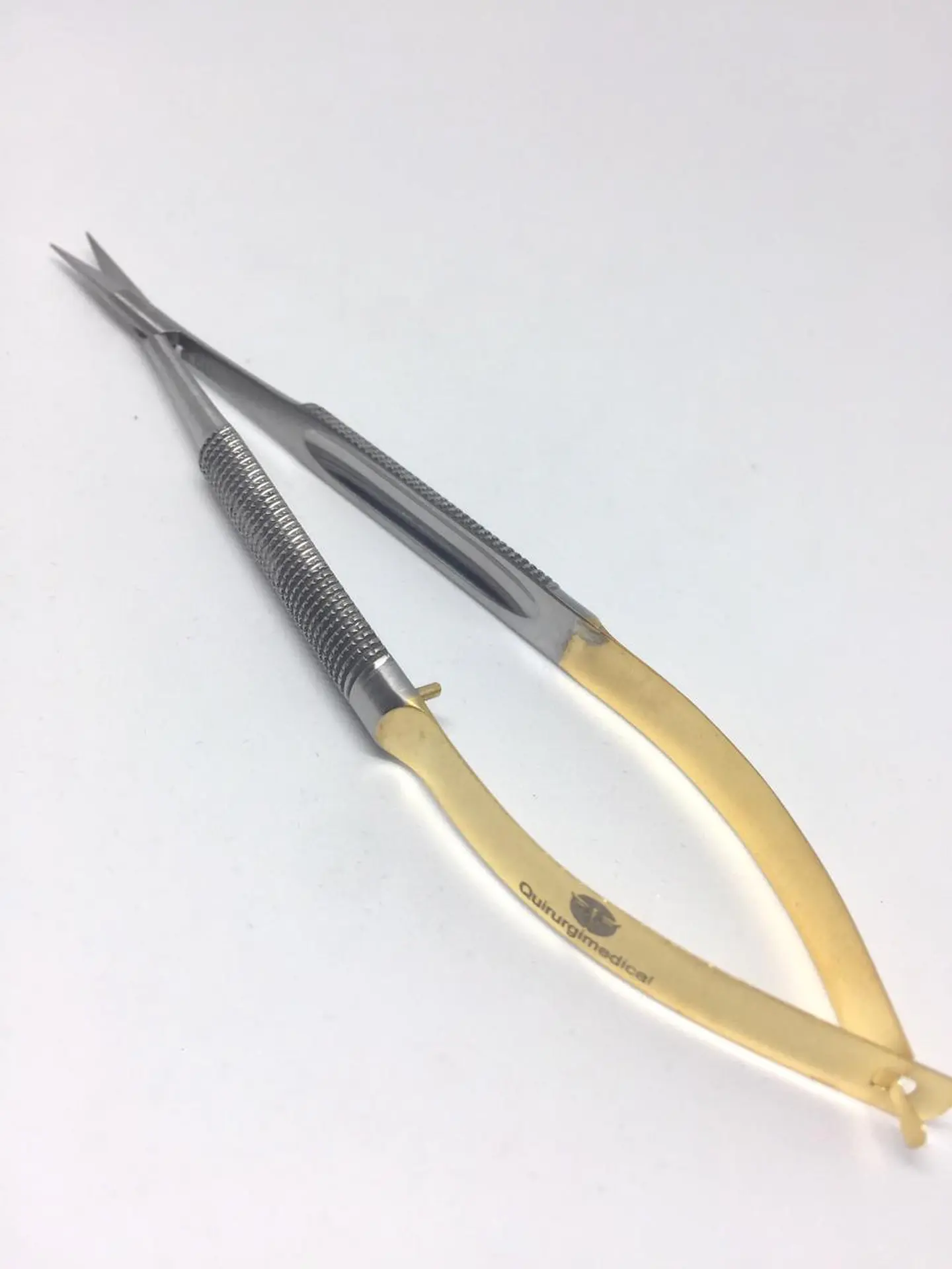 TIJERA CASTROVIEJO CURVA DE 14CM EDICION PREMIUM TUNGSTENO 3