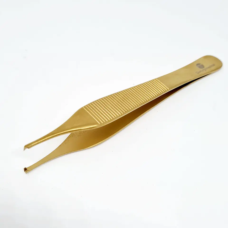 PINZA ADSON QUIRÚRGICA DE 13CM COLOR DORADO 1