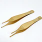 PINZA ADSON QUIRÚRGICA DE 13CM COLOR DORADO - Miniatura 3