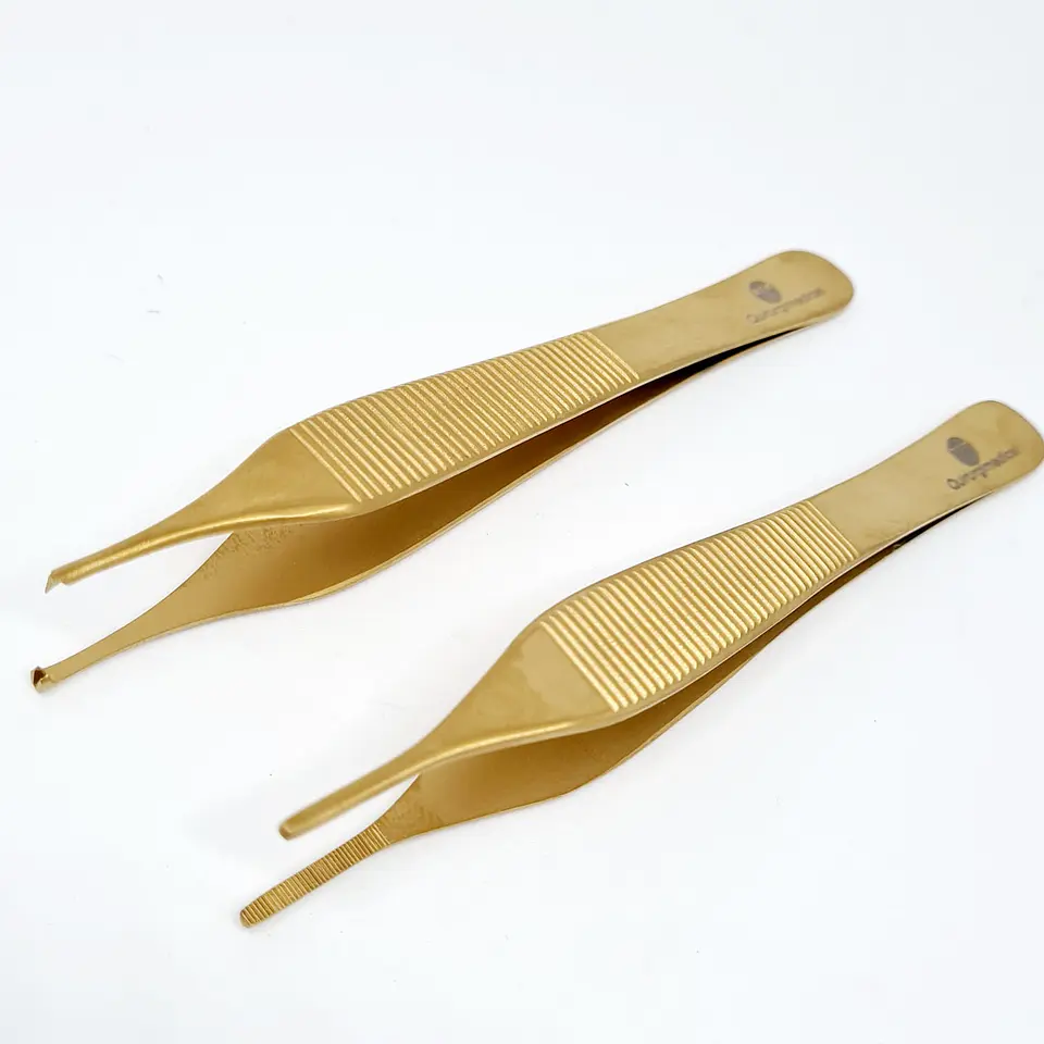 PINZA ADSON QUIRÚRGICA DE 13CM COLOR DORADO 3