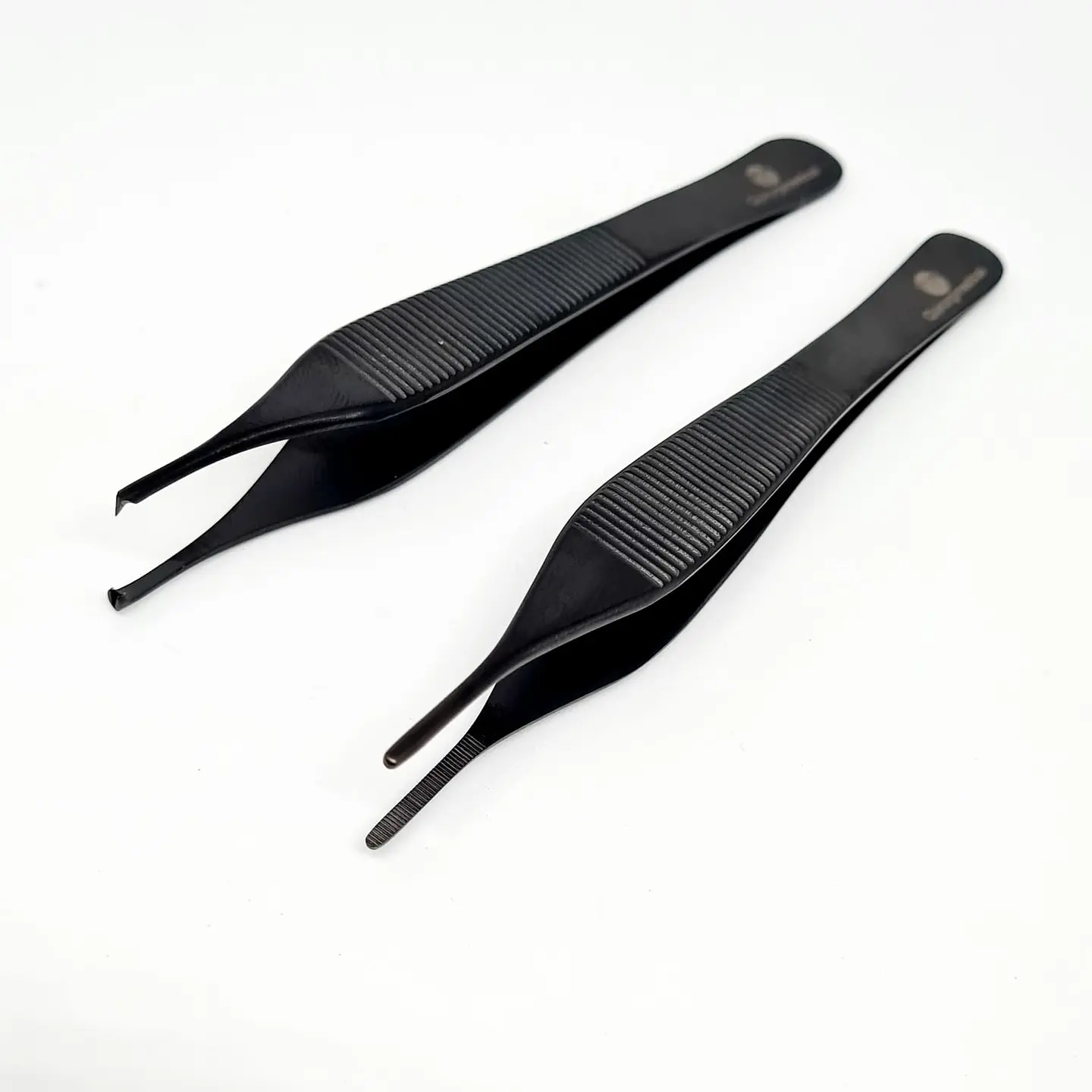 PINZA ADSON QUIRÚRGICA DE 13CM COLOR NEGRO 3