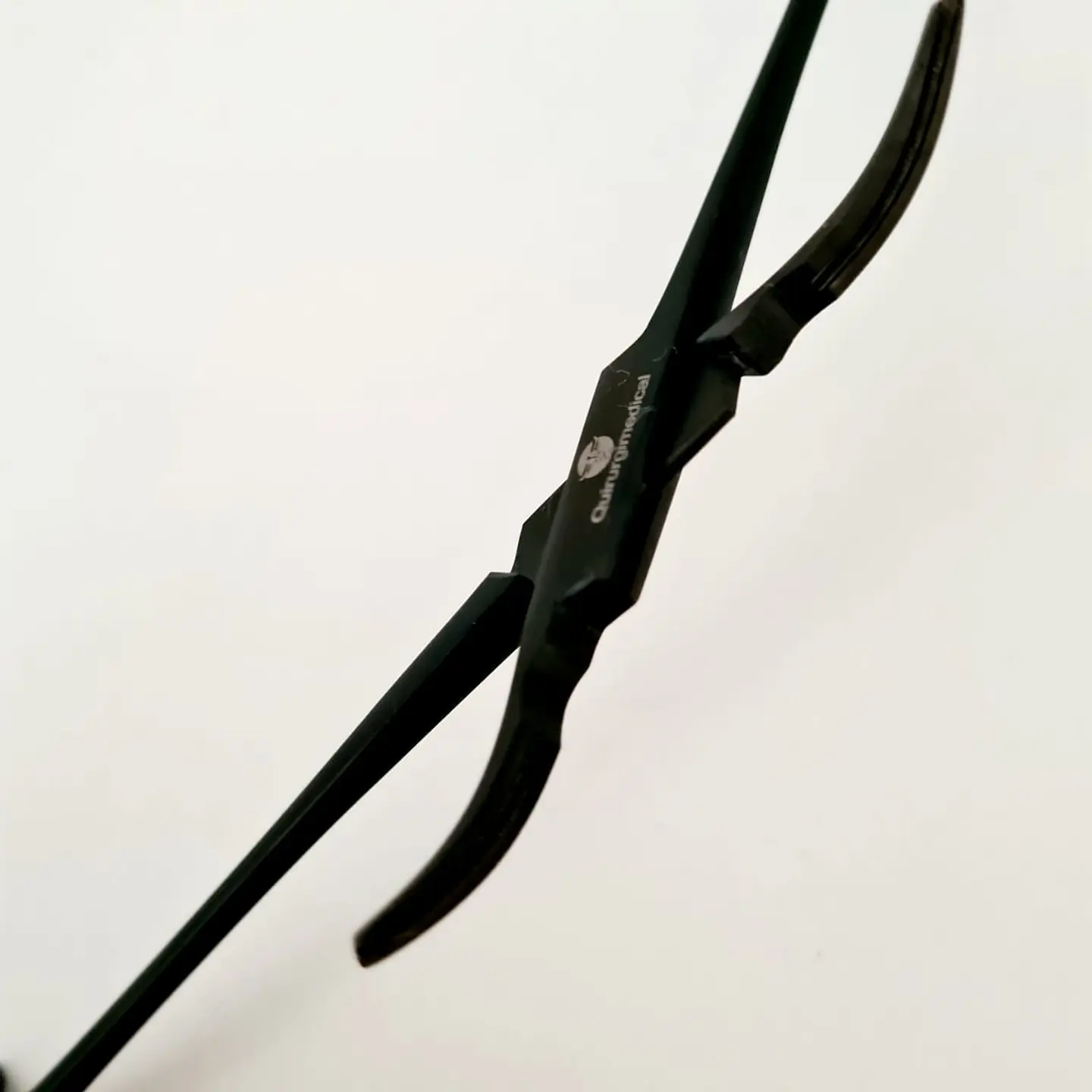 PINZA VASCULAR DEBAKEY MOSQUITO CURVA DE 12,5CM 3