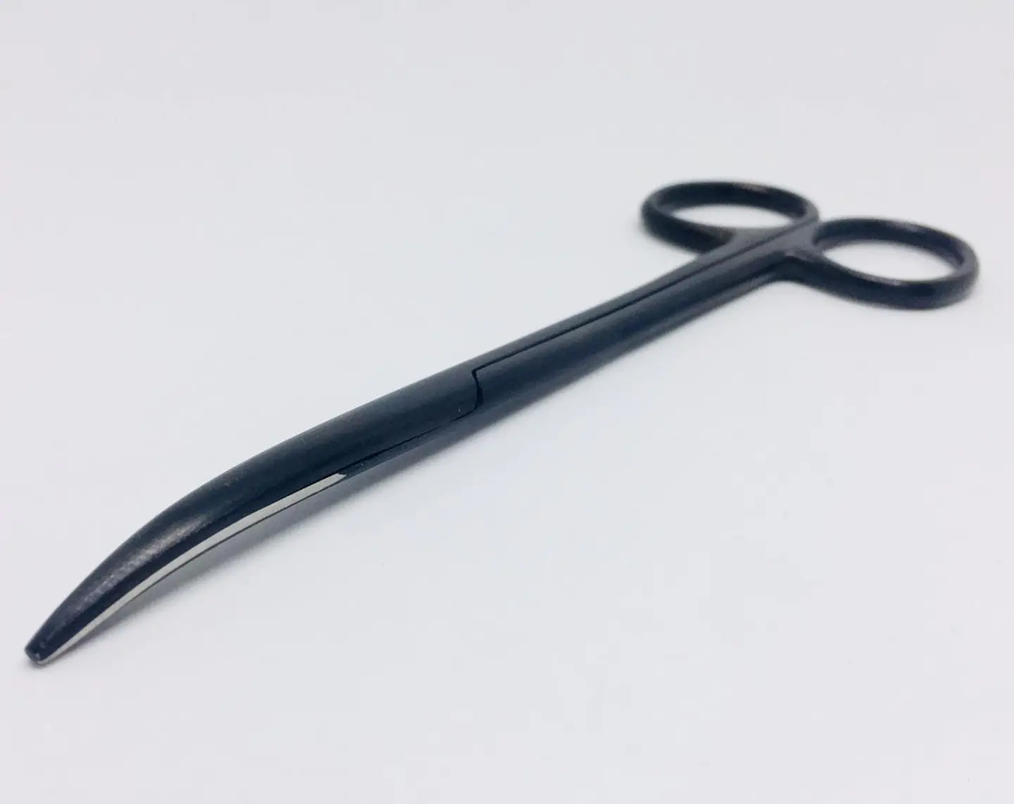 TIJERA METZENBAUM 14CM CURVA COLOR NEGRO 1