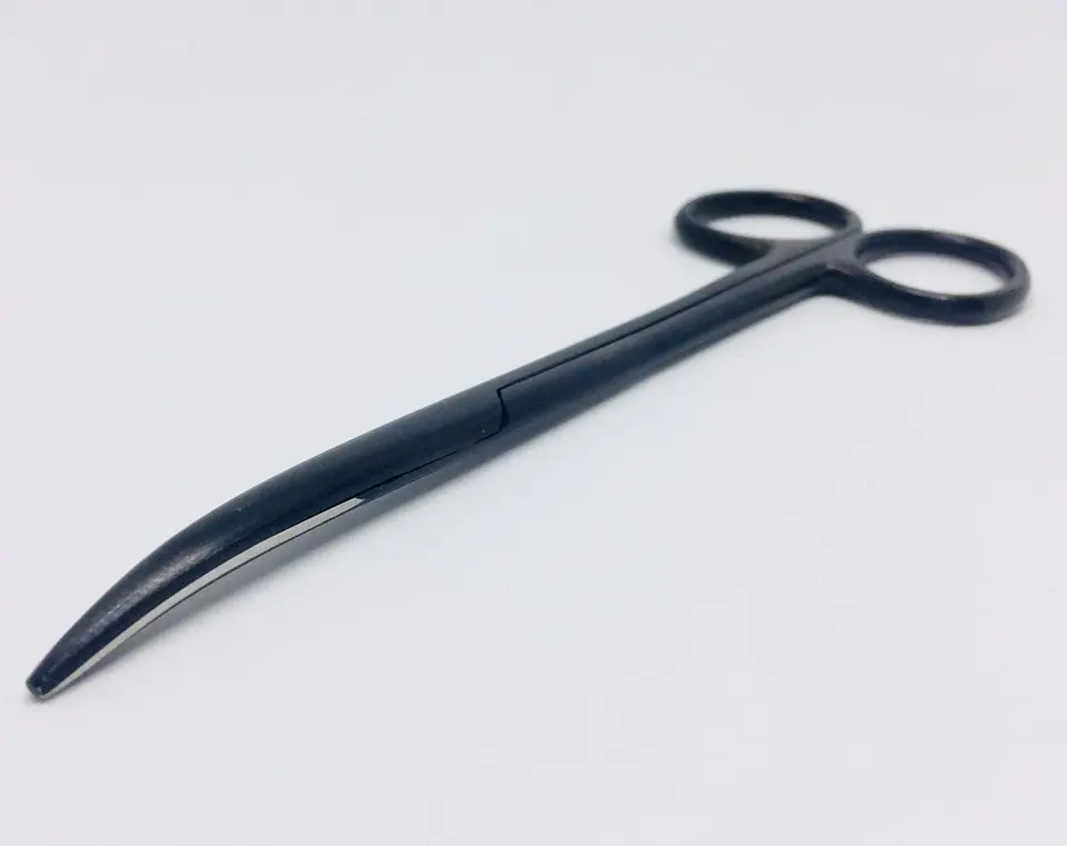 TIJERA METZENBAUM 14CM CURVA COLOR NEGRO 1