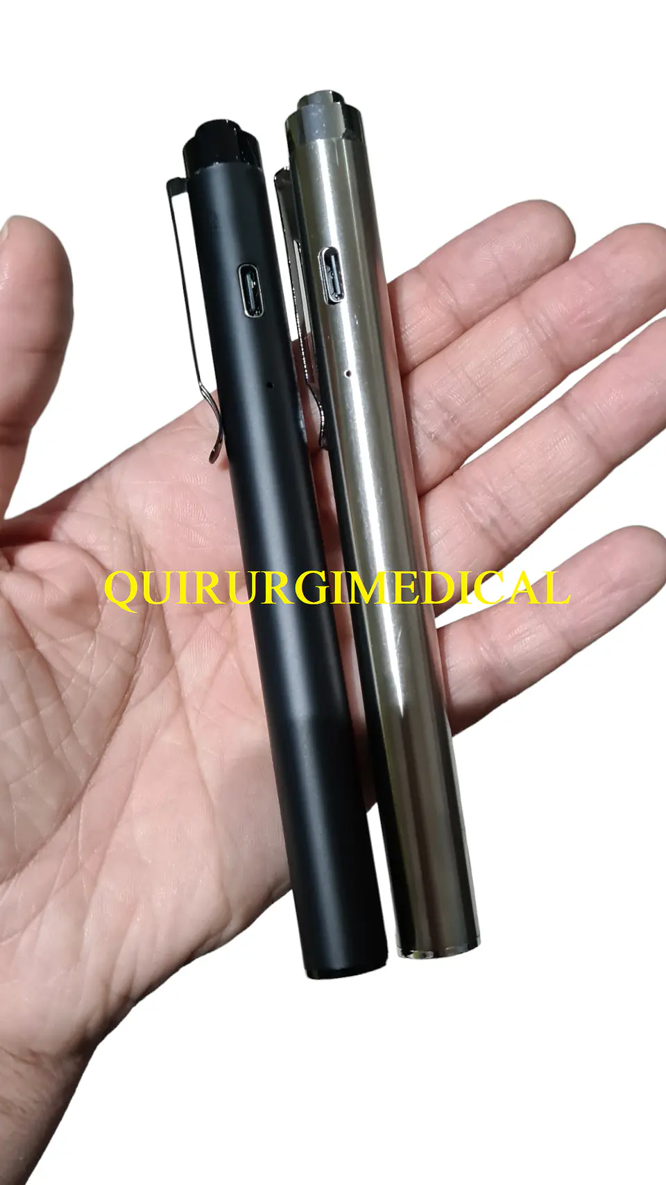 LINTERNA DE REFLEJO PUPILAR PLATEADA CON CARGA VIA USB 3