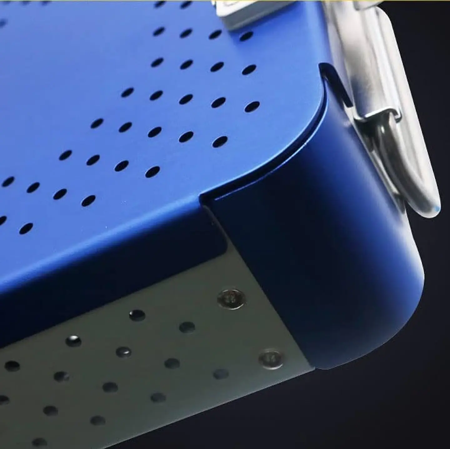 CAJA PERFORADA AZUL 3