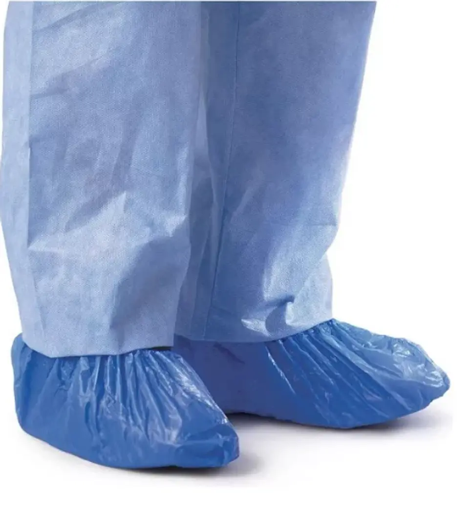 CUBRE CALZADO AZUL DE PLÁSTICO 2