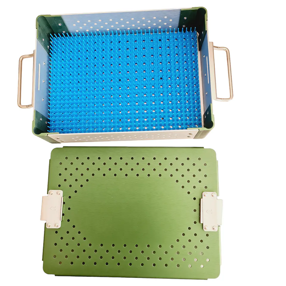 CAJA PERFORADA 24x17x5,5CM CON ESTERILLA 4